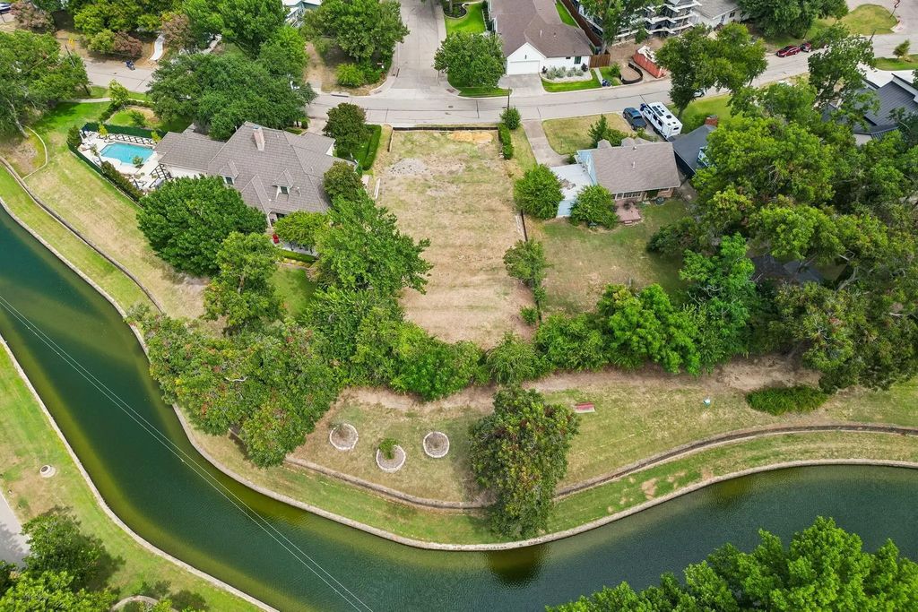 12821 Epps Field Road, Farmers Branch