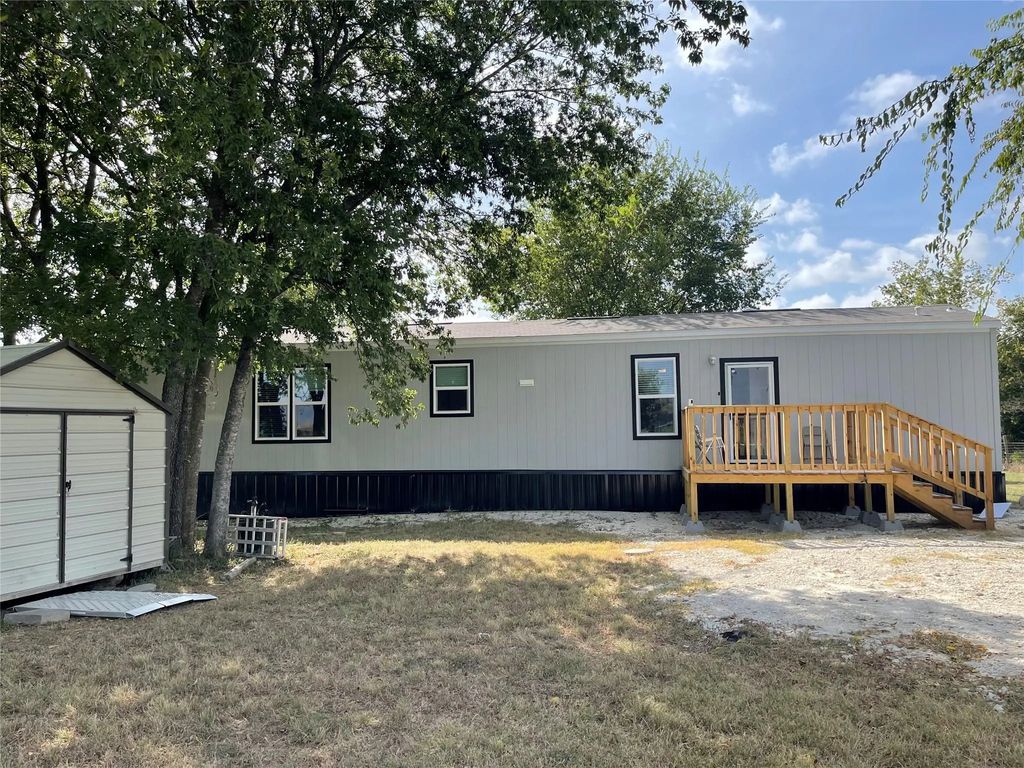 3233 Lcr 460, Mexia