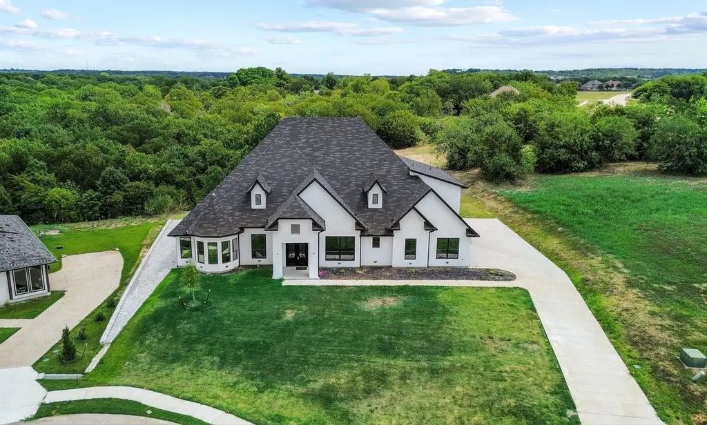 1107 Lily Court, Grand Prairie
