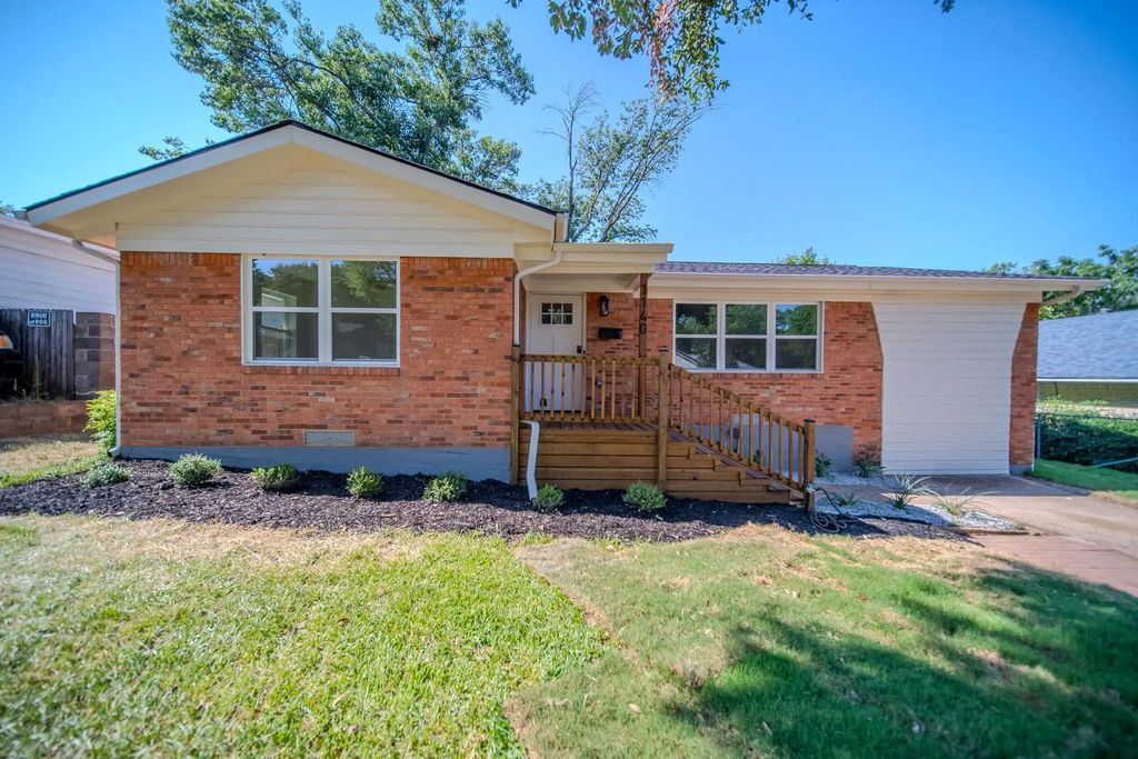 1140 Fair Oaks Drive, Irving