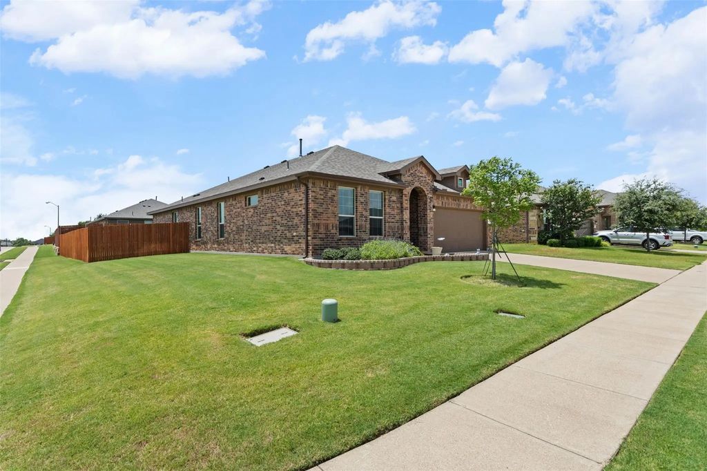 1216 Larkspur Lane, Cleburne