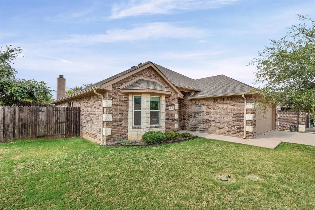 417 W 7th Street, Weatherford