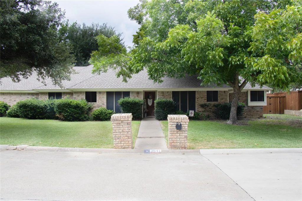 3641 Green Hollow Drive, Grand Prairie