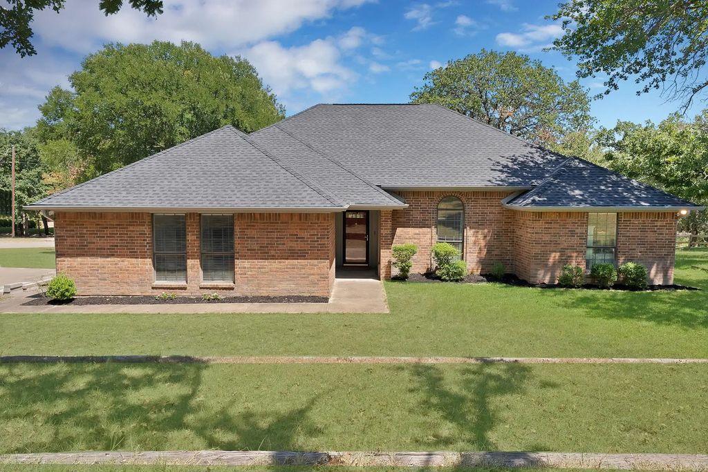 113 Cottonwood Court, Hudson Oaks