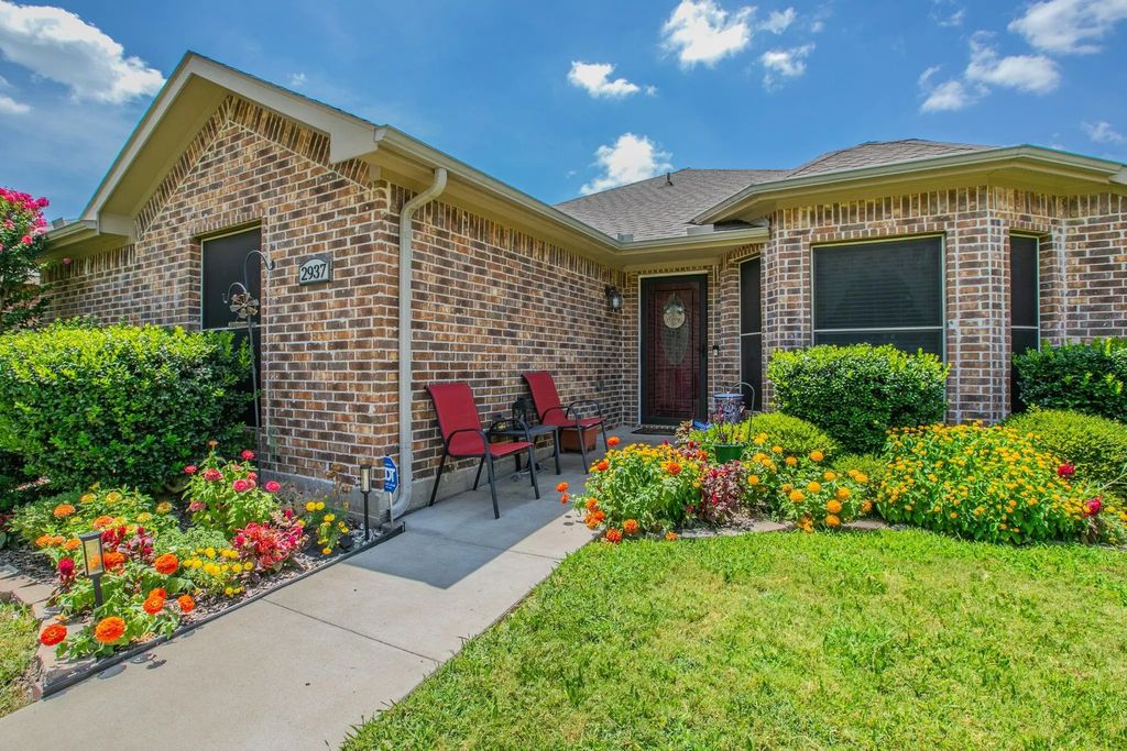 2937 Mayfair Lane, Lancaster