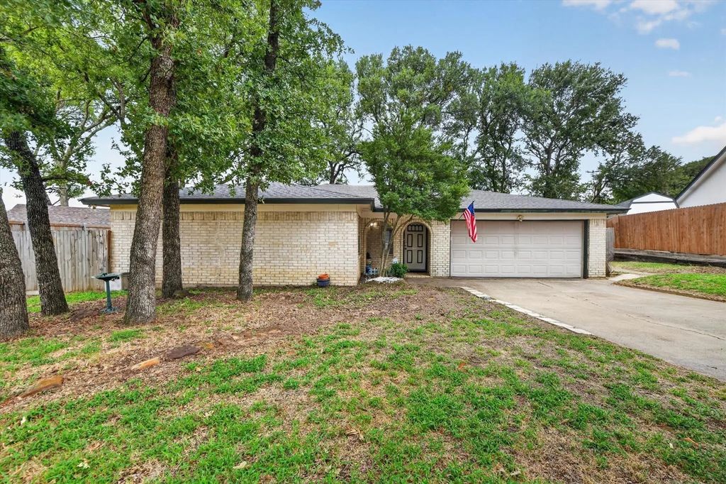 8408 Timberline Court, North Richland Hills