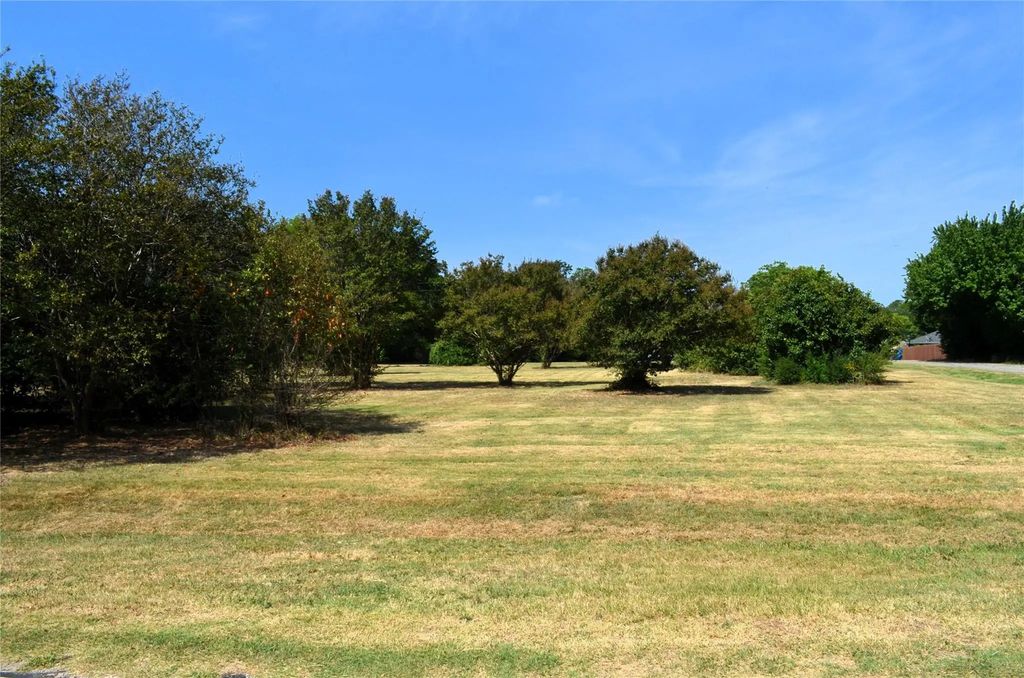 111 Bedfords Bend, Gun Barrel City