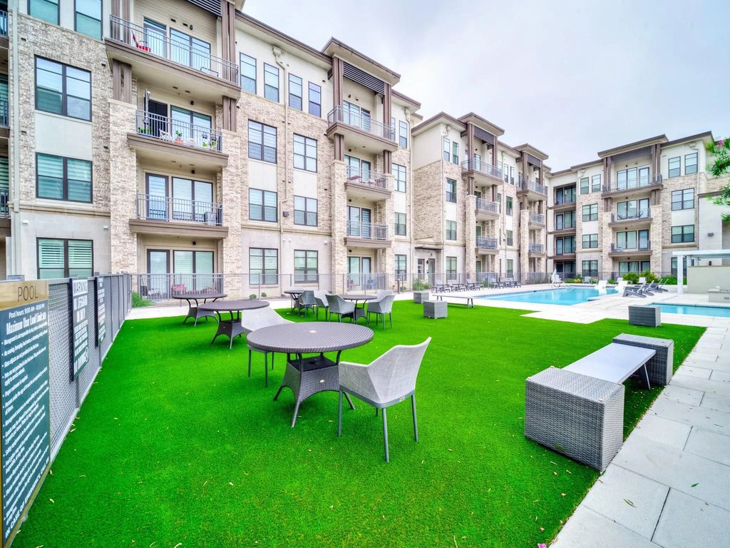 2700 Old Denton Road 3352, Carrollton