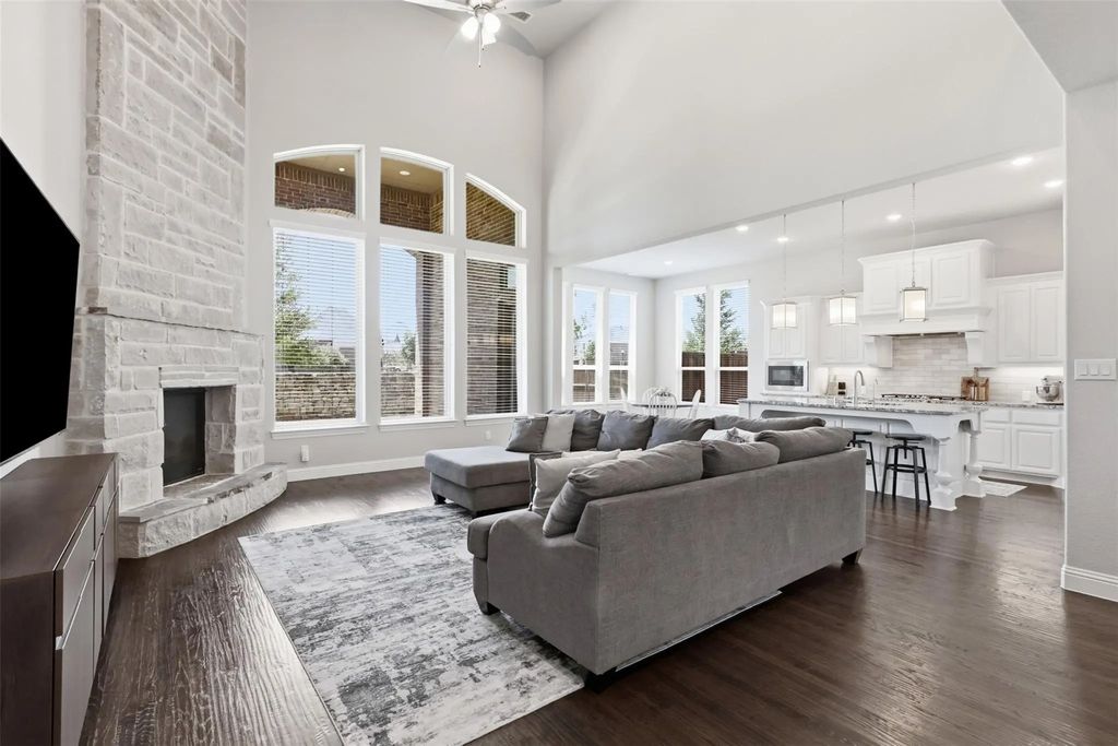 10813 Sycamore Falls Drive, Flower Mound