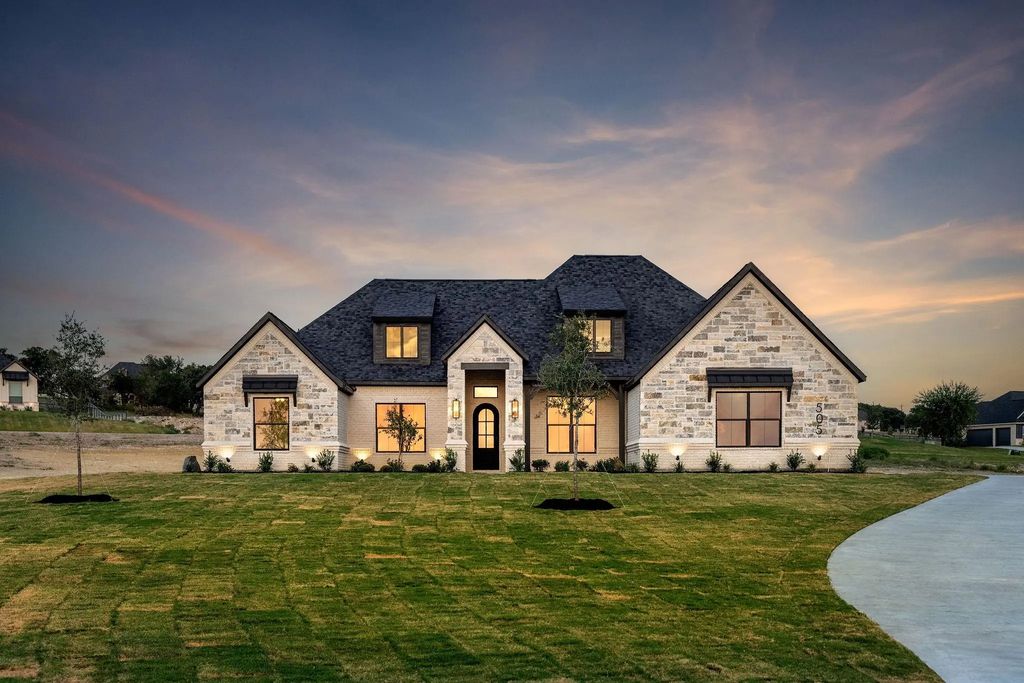 505 Bush Court, Weatherford