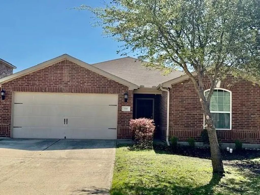 2107 Bluebell, Forney