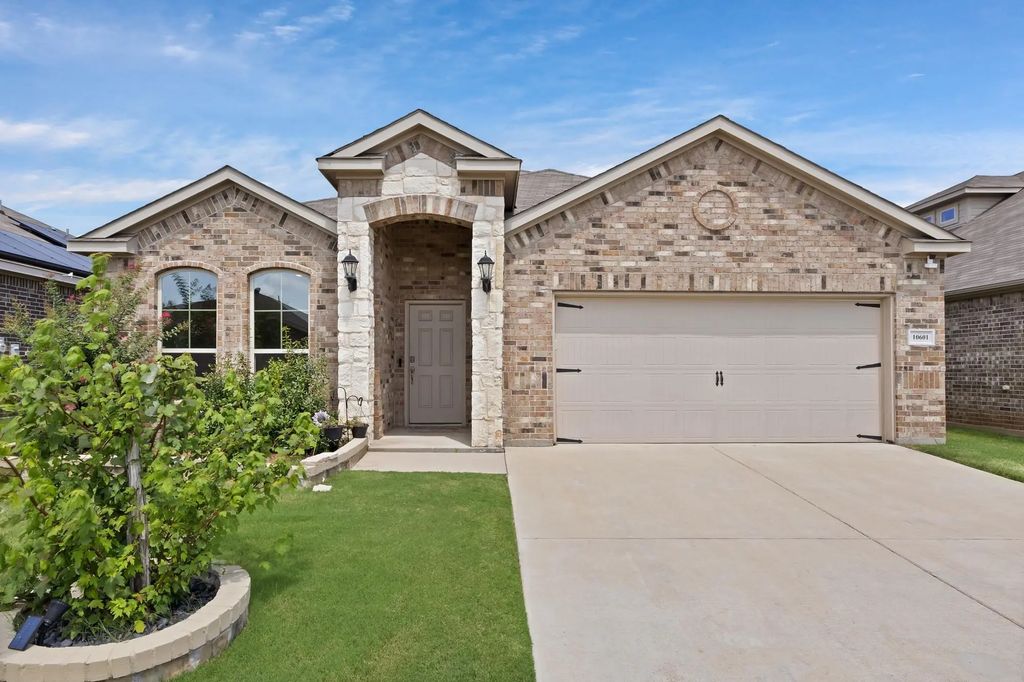10601 Summer Place Lane, Fort Worth