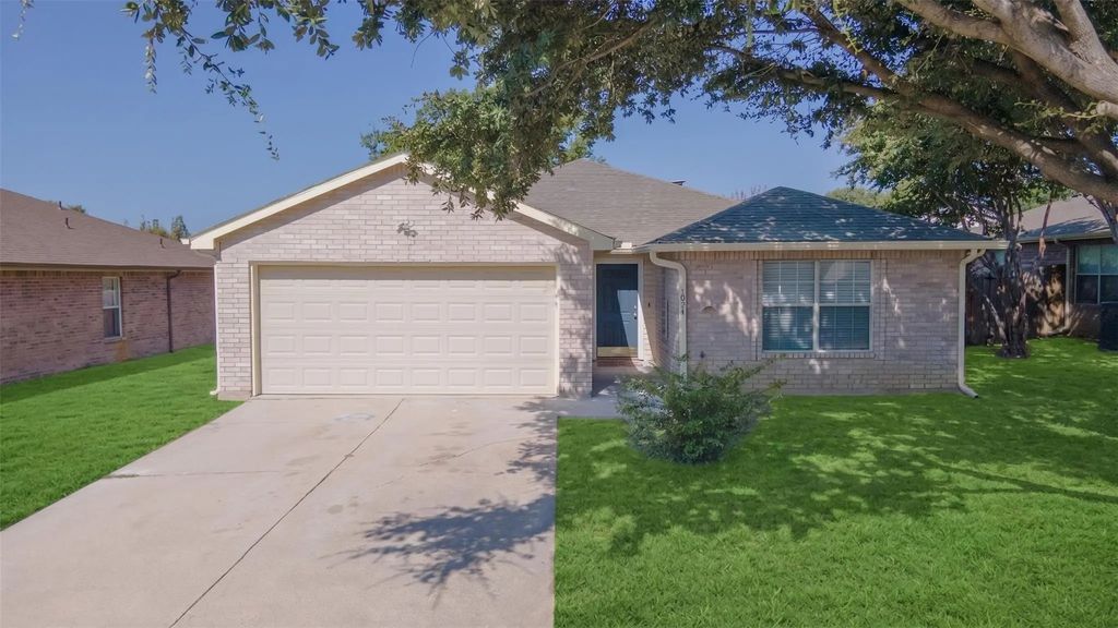 1024 Lake Trail Drive, Little Elm