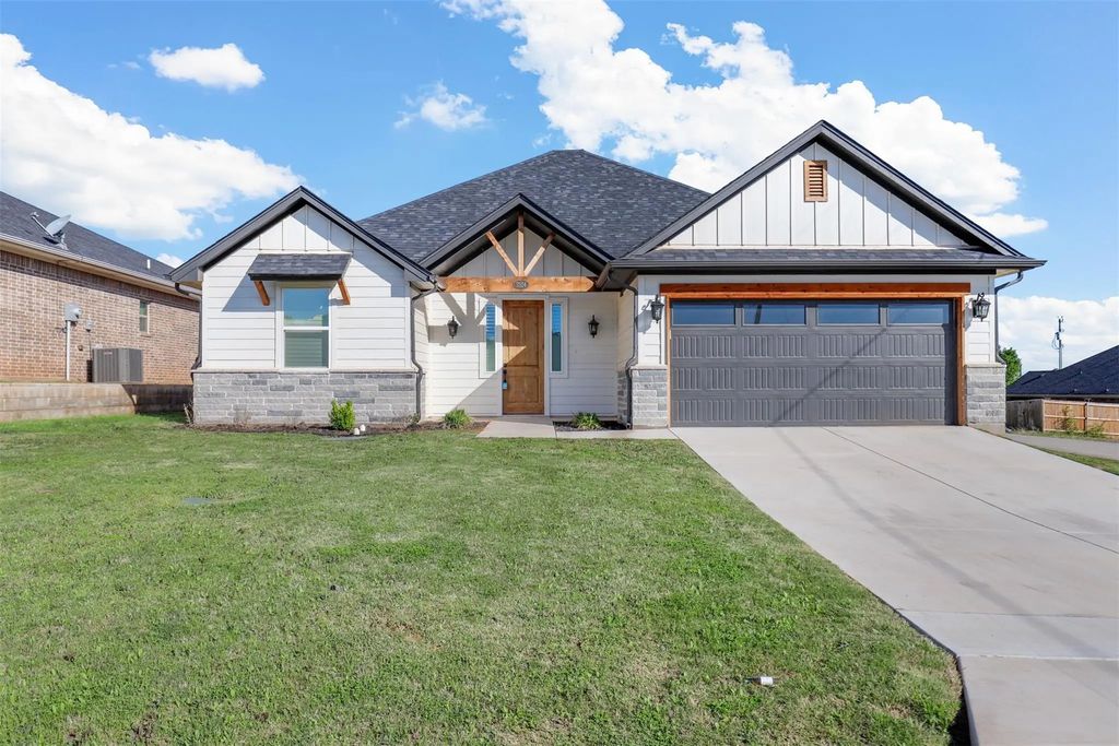 2524 Creek Drive, Granbury