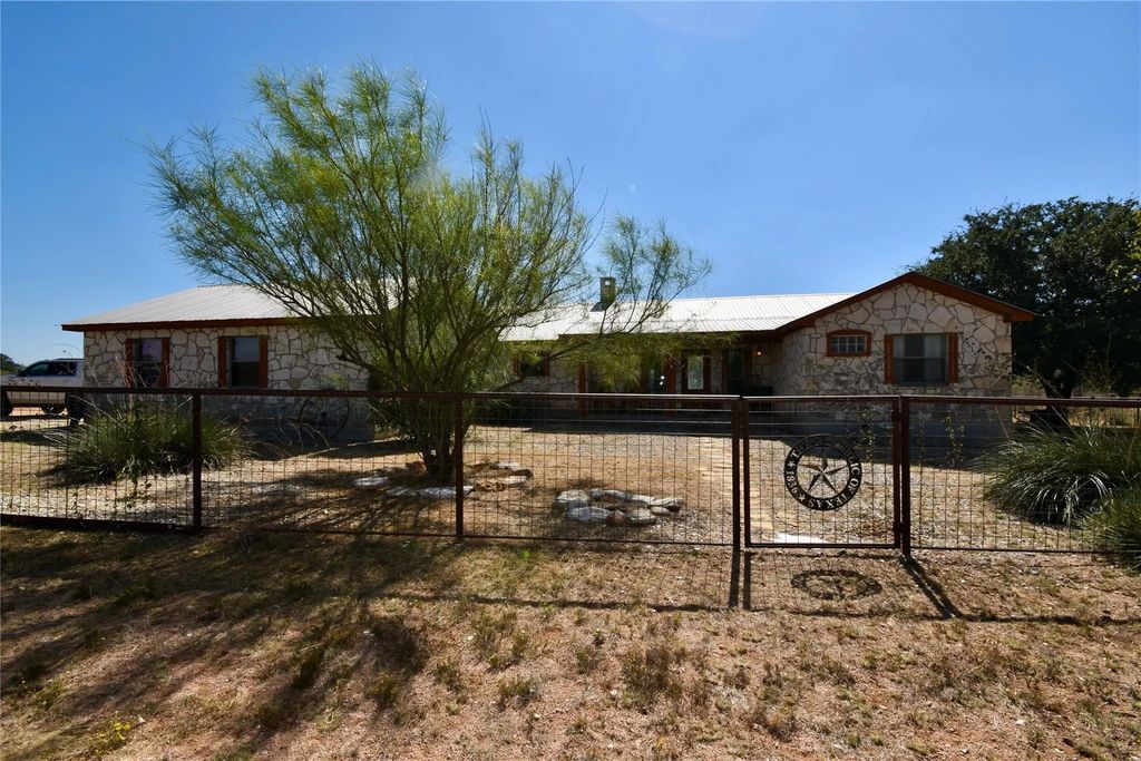 19319 Ranch Road 1871, Mason