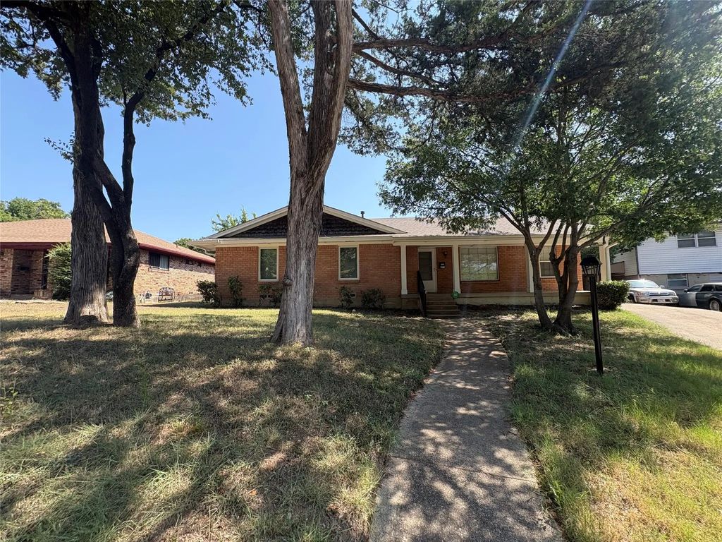 615 Oak Forest Drive, Dallas