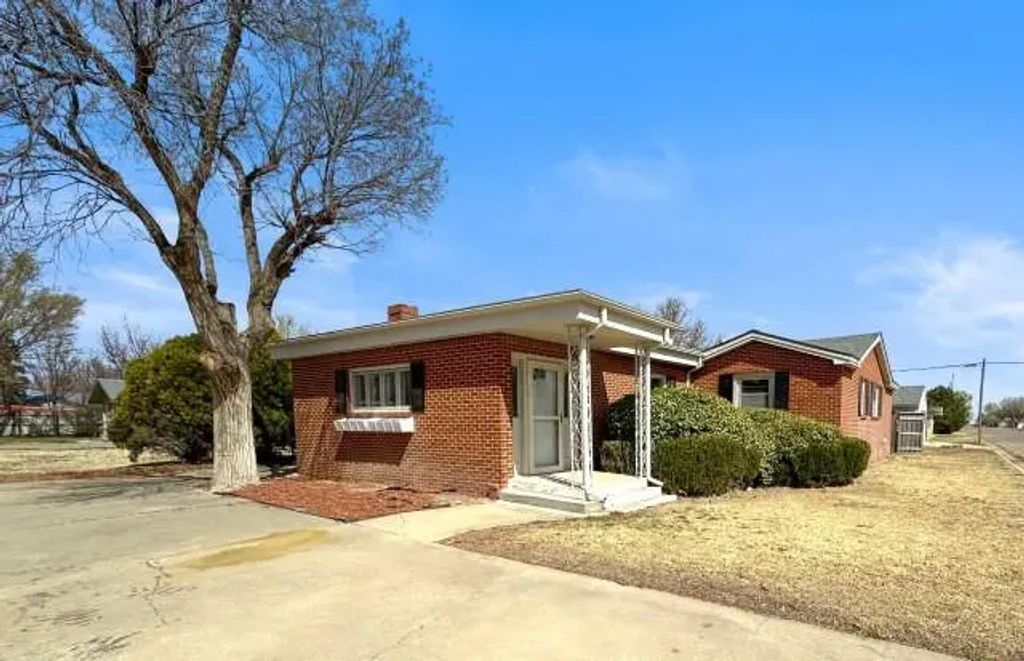 321 Barkley Street, Spearman