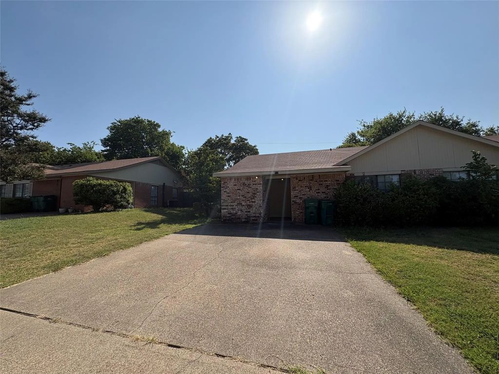 714 Hillcrest, Cedar Hill