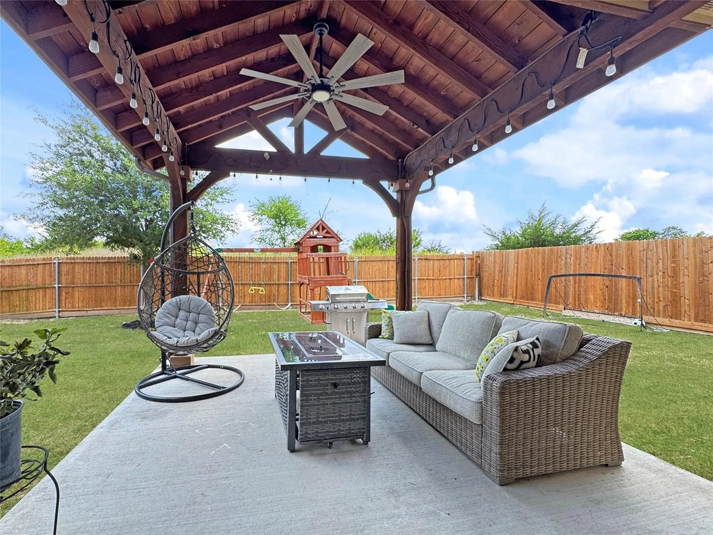 1905 Burl Lane, Anna