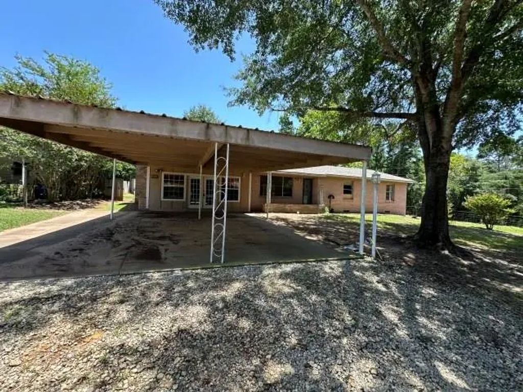 305 Butler Street, Arp