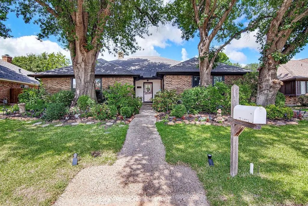3402 Archway Court, Arlington