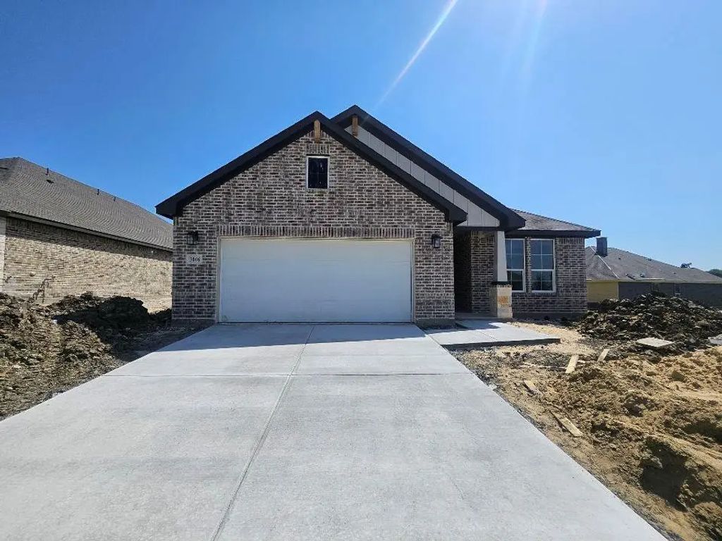 3006 Leopard Lane, Ennis