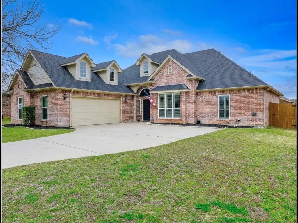 205 Wayne Drive, Aledo