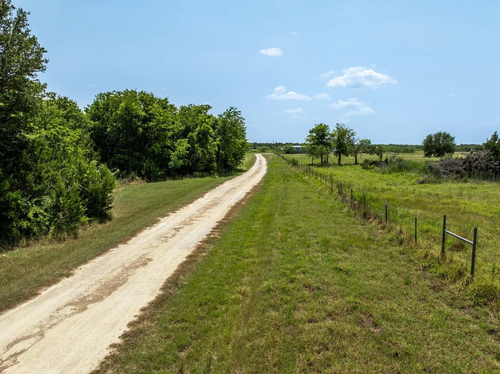 Tbd Tr 2 Fm 933, Whitney