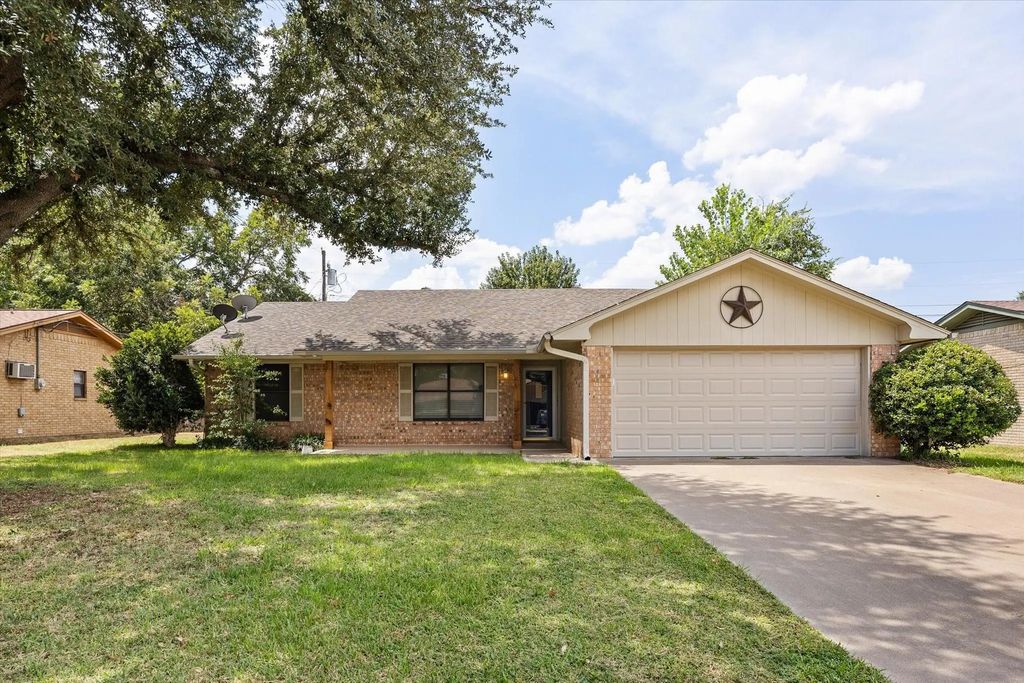 1348 Inglewood Drive, Stephenville