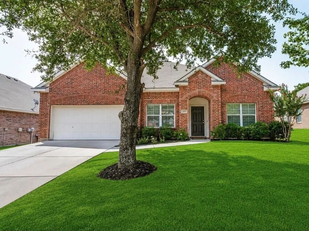 204 Linden Court, Oak Point