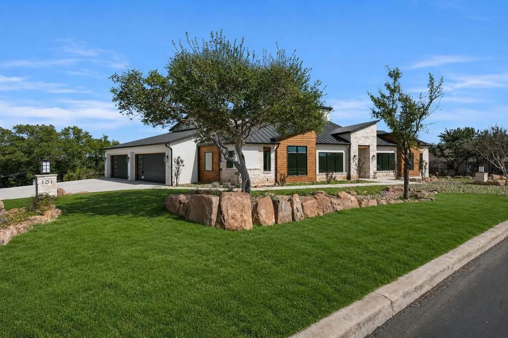 101 Silver Way, Horseshoe Bay