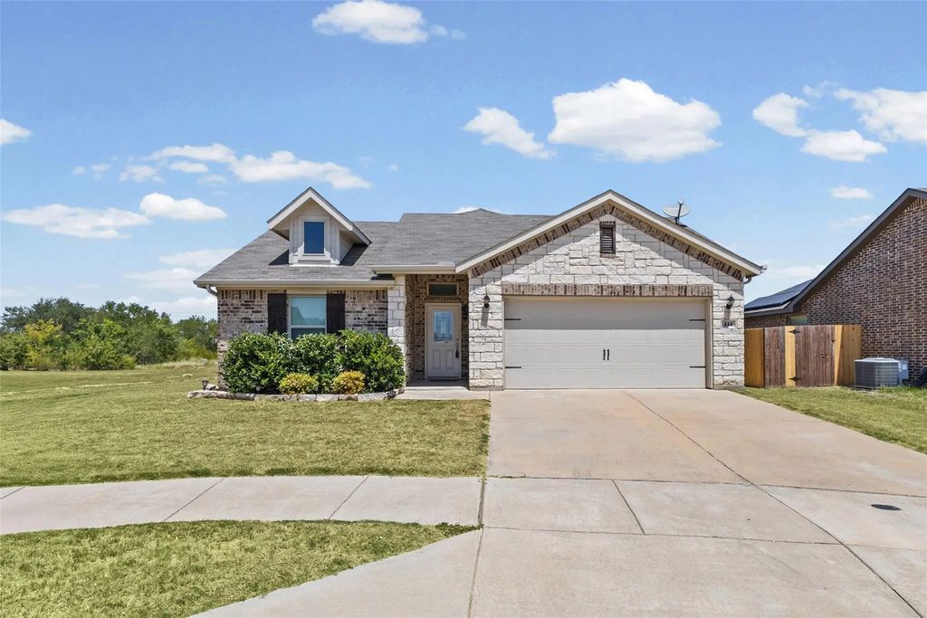 444 Keresley Street, Fort Worth