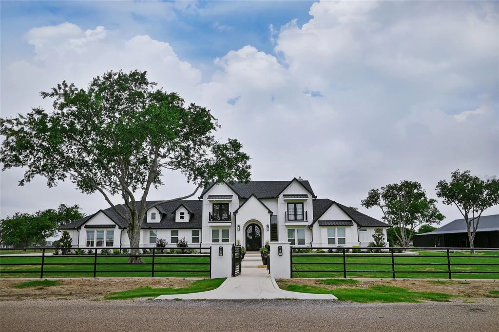 200 Corral Road, Godley