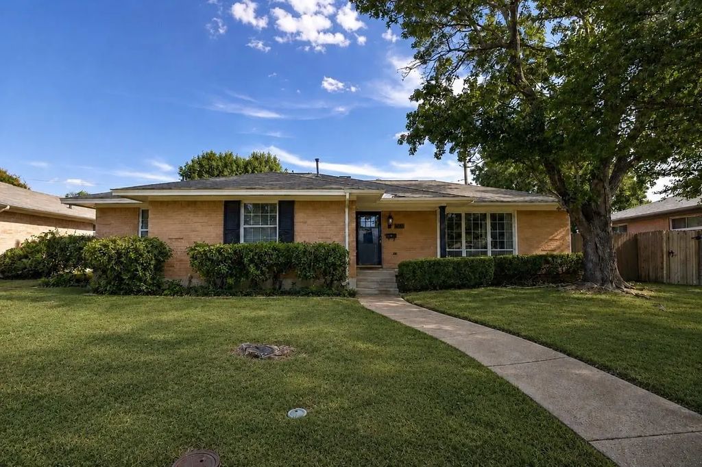 1560 Mapleton Drive, Dallas