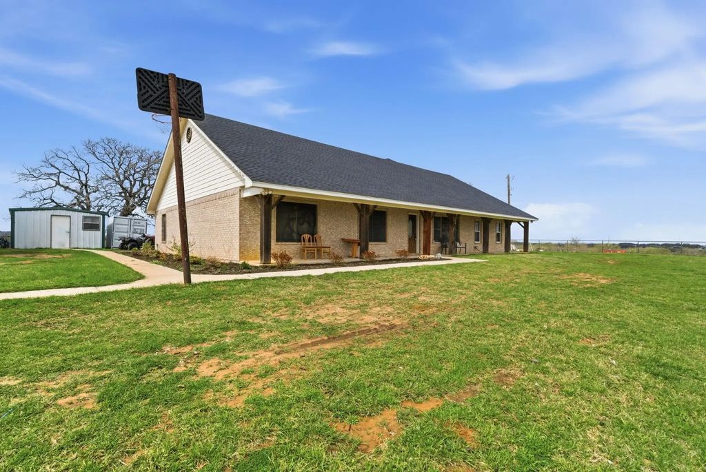 301 Rhoades Lane, Springtown
