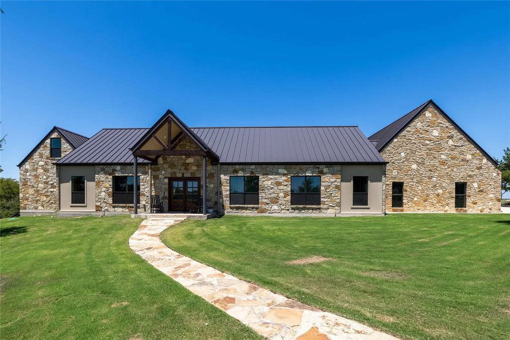 1005 Deepwater Road, Brownwood
