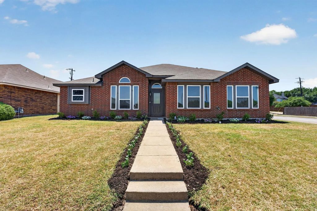 5800 Baker Drive, The Colony