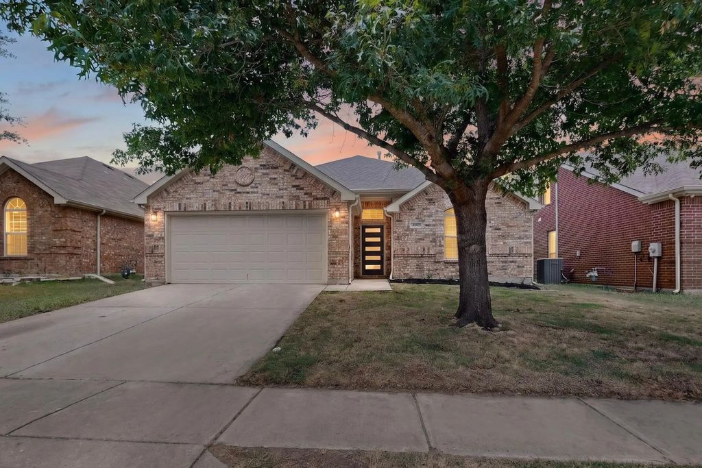 336 Mystic River Trail, Fort Worth