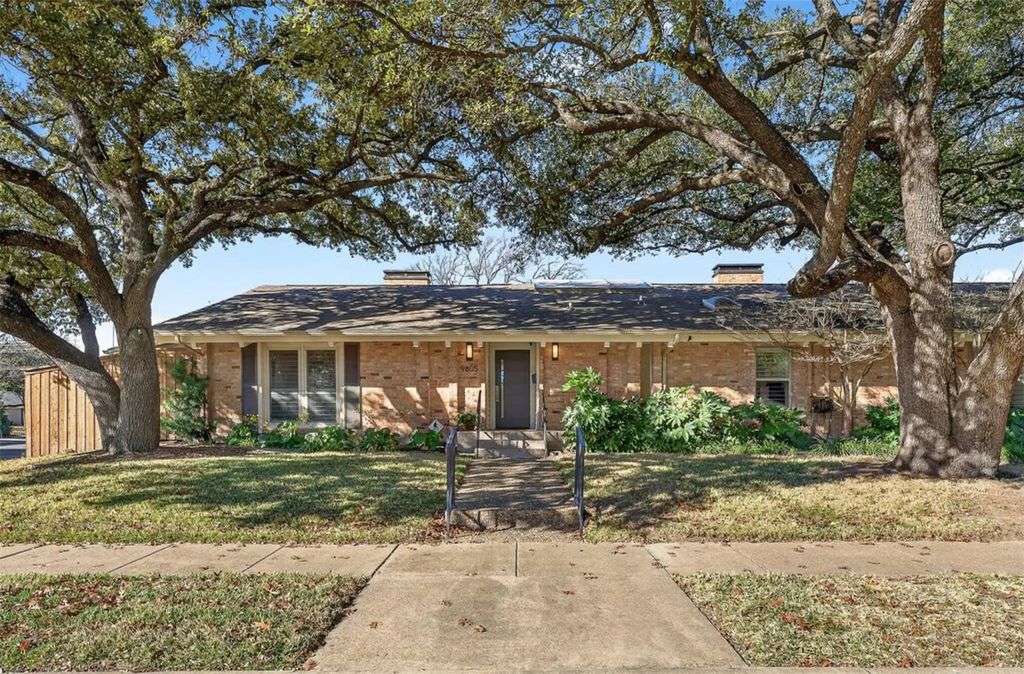 9805 Airline Road, Dallas
