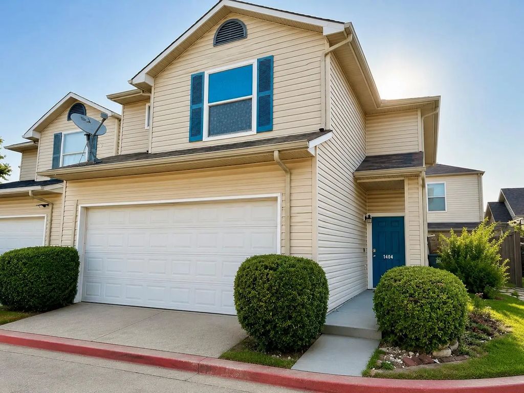1404 Romo Plaza, Dallas