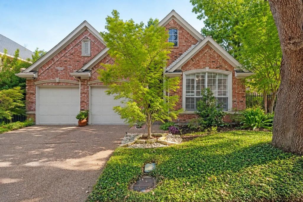 3785 Park Place, Addison