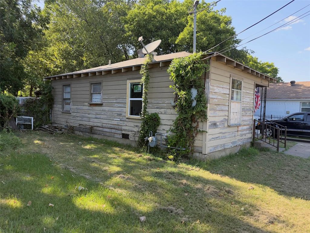 307 N Masters Drive, Dallas