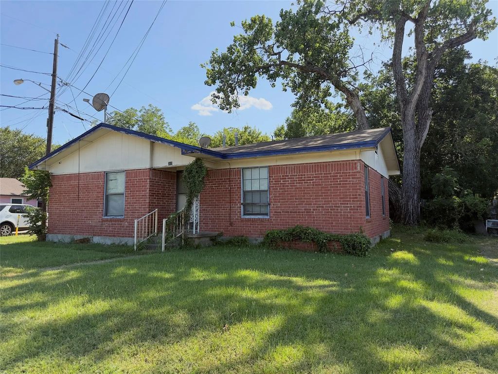 303 N Masters Drive, Dallas