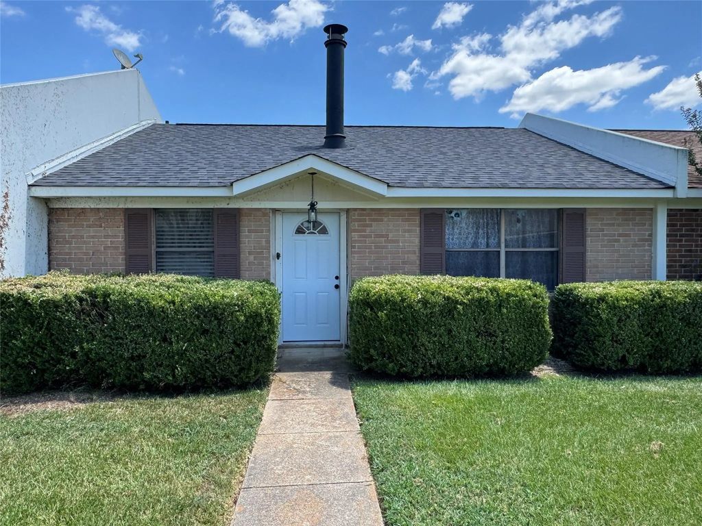 5005 Longstreet Place 42, Bossier City