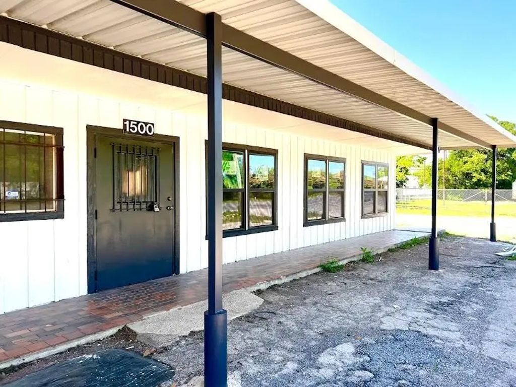 1500 S Oak Avenue, Mineral Wells
