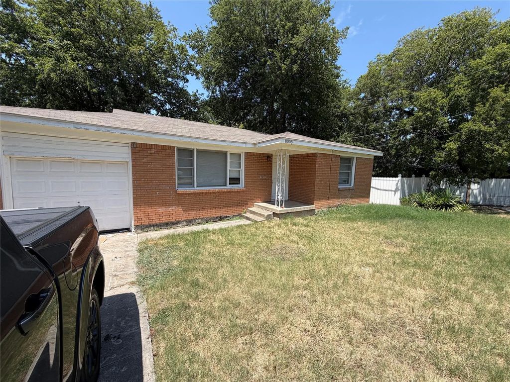 8008 Wyatt Drive, White Settlement
