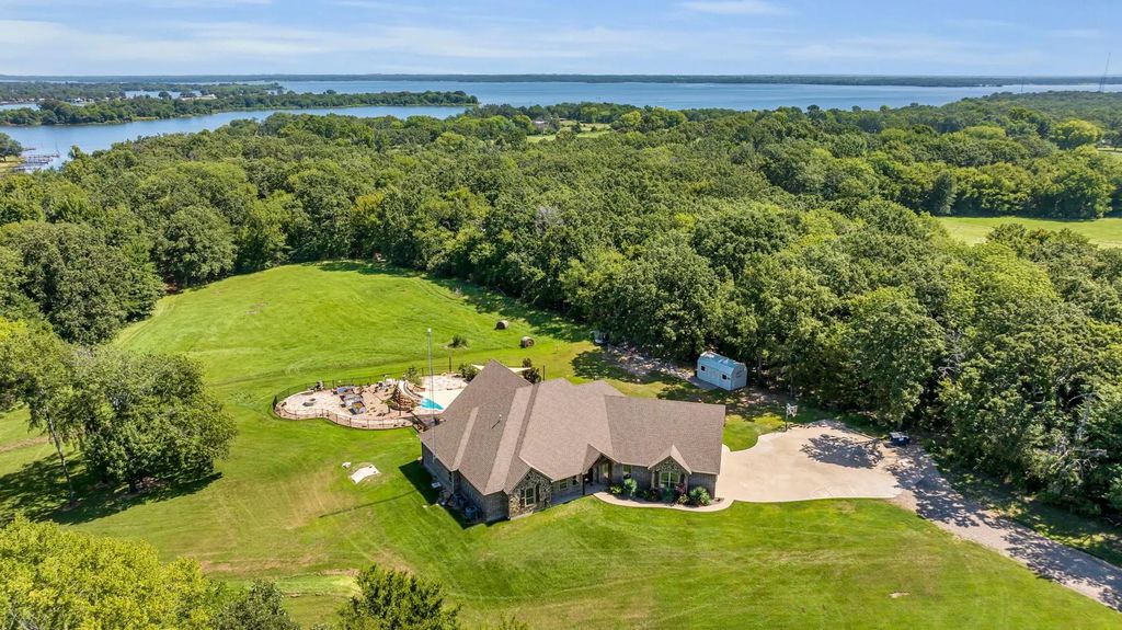 365 County Road 1534, Alba