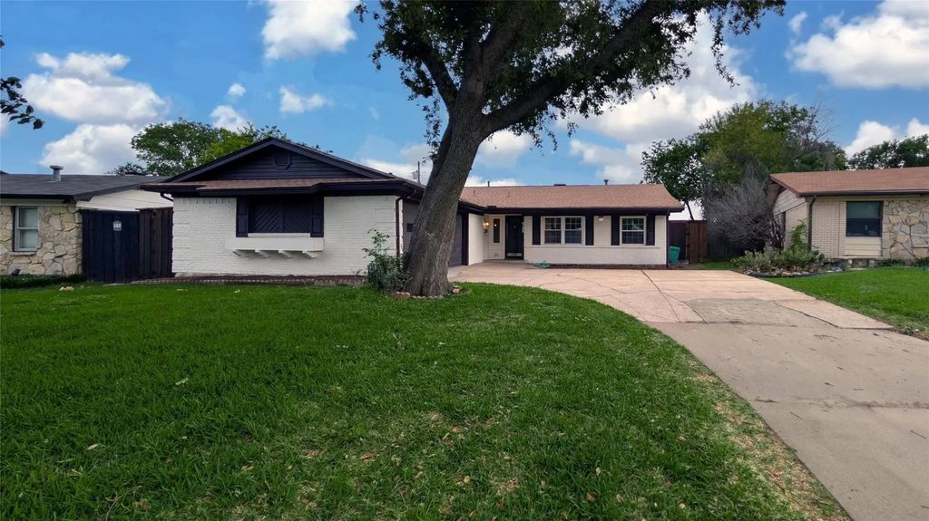 4122 Victoria Street, Irving