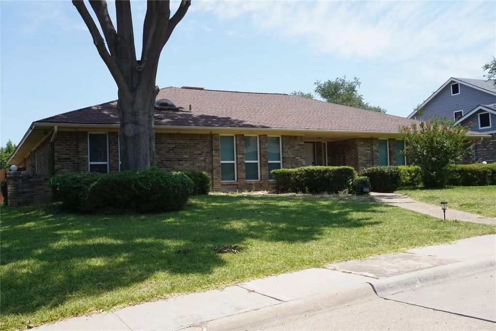 2721 Timberleaf Drive, Carrollton