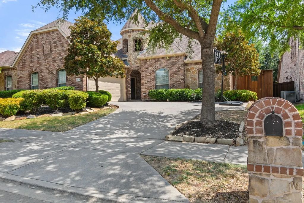 9627 Crown Ridge Drive, Frisco